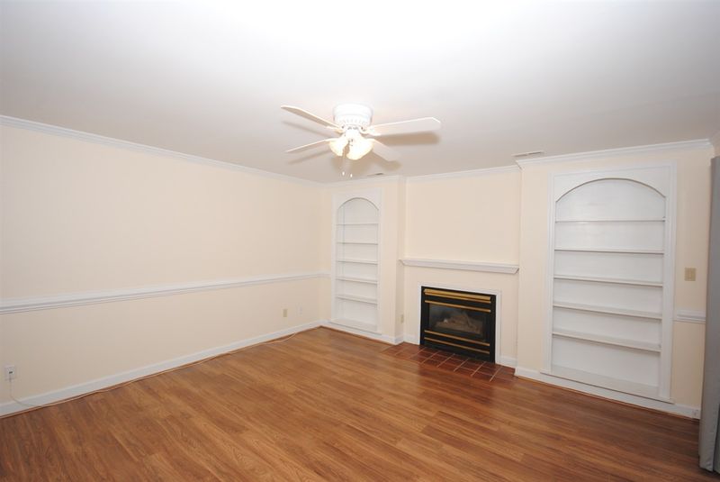 419 Summerwalk Cir #419, Chapel Hill, NC 27517