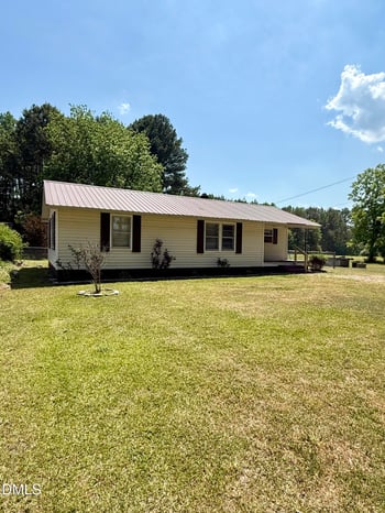 42 Happy Trails Ln, Dunn, NC 28334