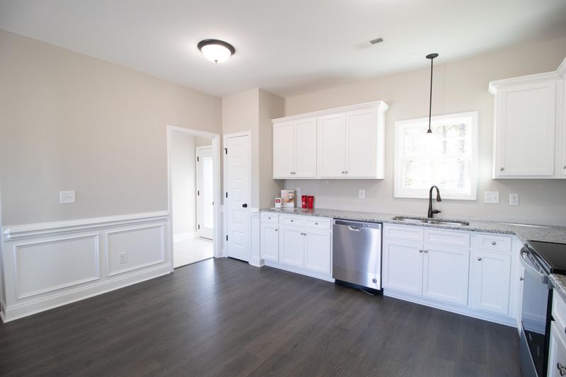 42 Leisure Ave, Four Oaks, NC 27524