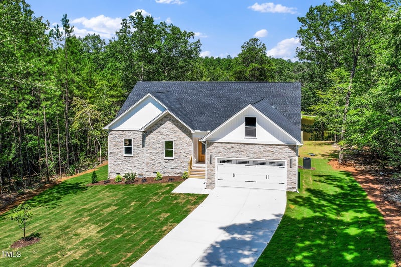 42 Ponchartrain St, Fuquay Varina, NC 27526