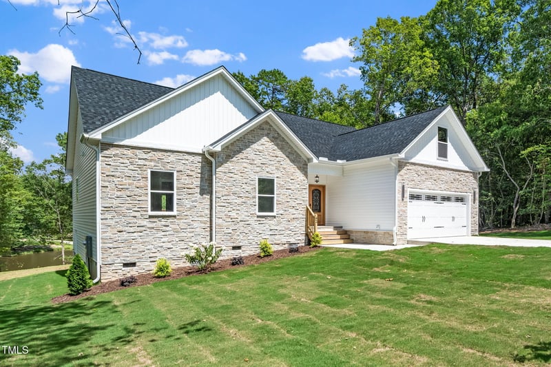 42 Ponchartrain St, Fuquay Varina, NC 27526
