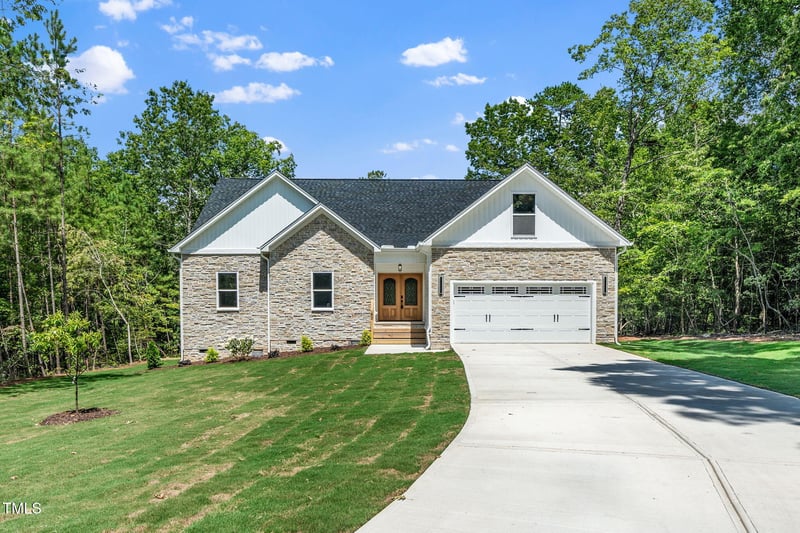 42 Ponchartrain St, Fuquay Varina, NC 27526