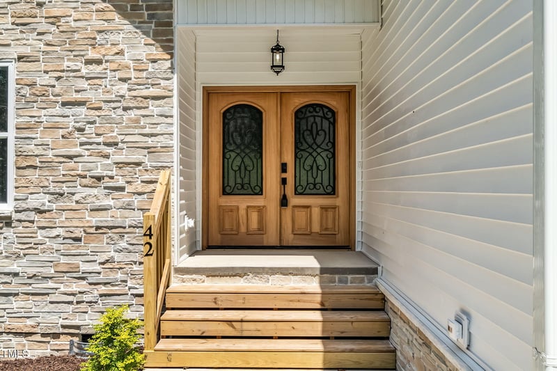 42 Ponchartrain St, Fuquay Varina, NC 27526