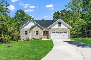 42 Ponchartrain St, Fuquay Varina, NC 27526