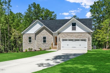 42 Ponchartrain St, Fuquay Varina, NC 27526