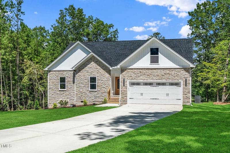 42 Ponchartrain St, Fuquay Varina, NC 27526