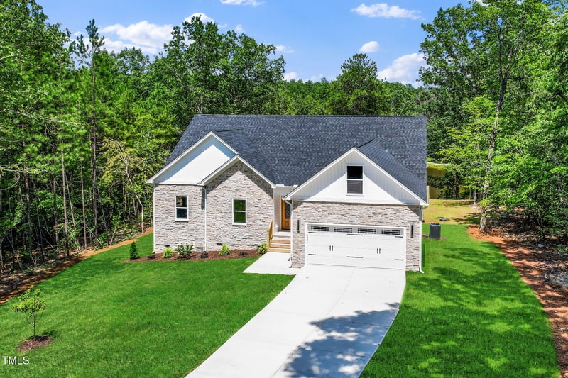 42 Ponchartrain St, Fuquay Varina, NC 27526