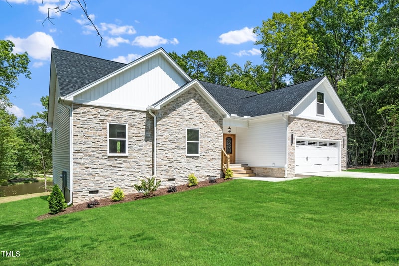 42 Ponchartrain St, Fuquay Varina, NC 27526