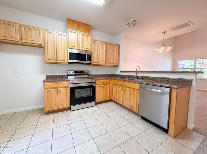 42 Sunnyview Ln, Clayton, NC 27520