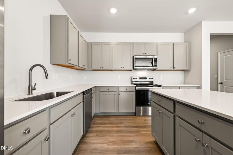 420 Barrington Key Dr, Zebulon, NC 27597