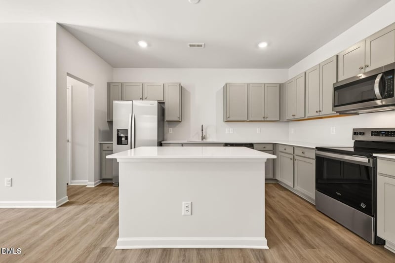 420 Barrington Key Dr, Zebulon, NC 27597
