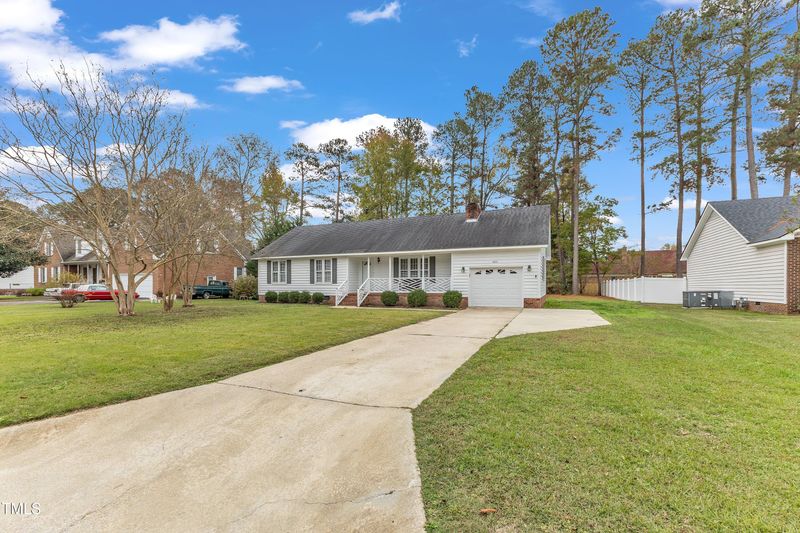 420 Bennett Dr, Selma, NC 27577