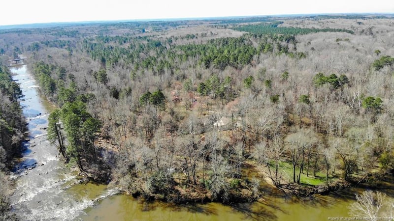 420 Chimney Rock Ln, Sanford, NC 27330