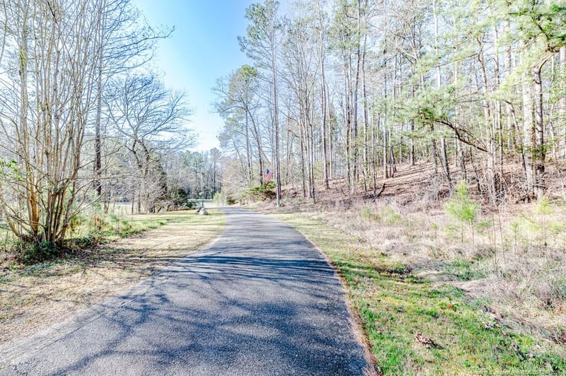 420 Chimney Rock Ln, Sanford, NC 27330