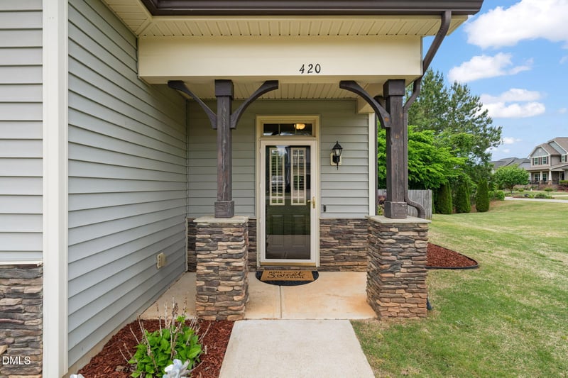 420 Collinsworth Dr, Clayton, NC 27527