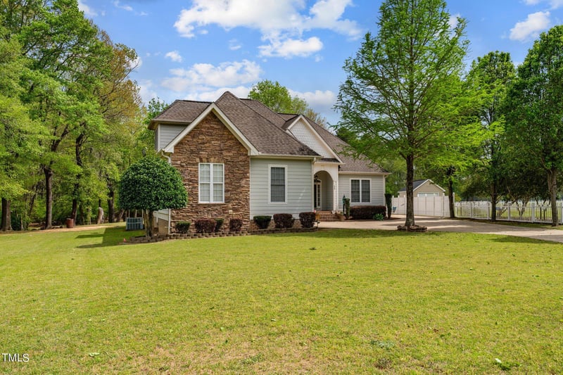 420 Cottle Lake Dr, Coats, NC 27521