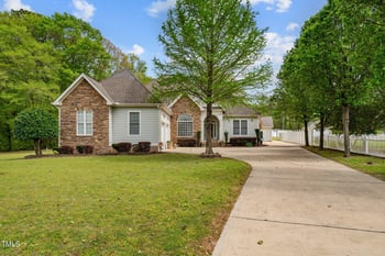 420 Cottle Lake Dr, Coats, NC 27521