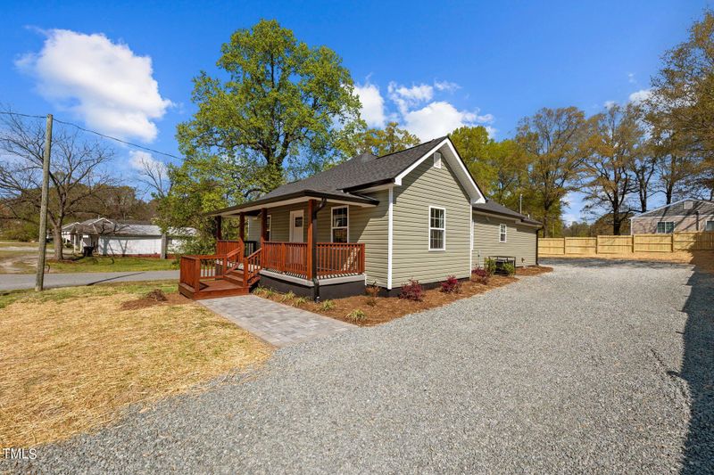 420 Hatch St, Burlington, NC 27217
