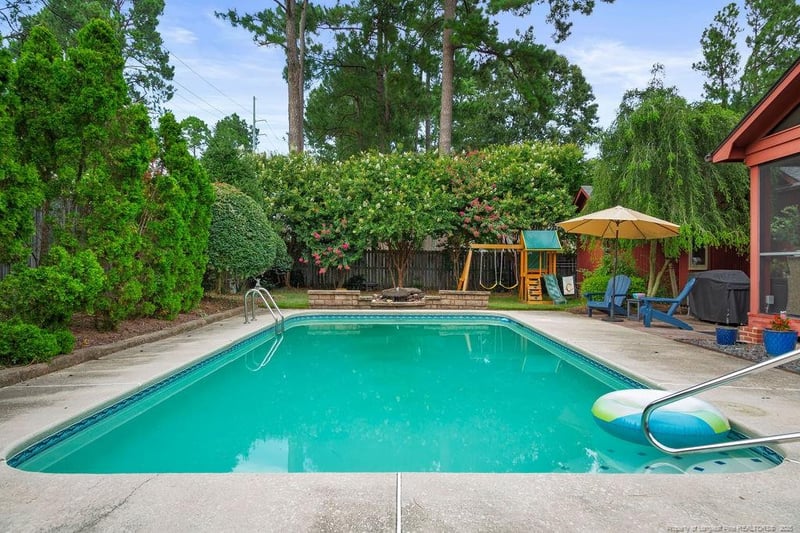 420 Oakgrove Dr, Fayetteville, NC 28314