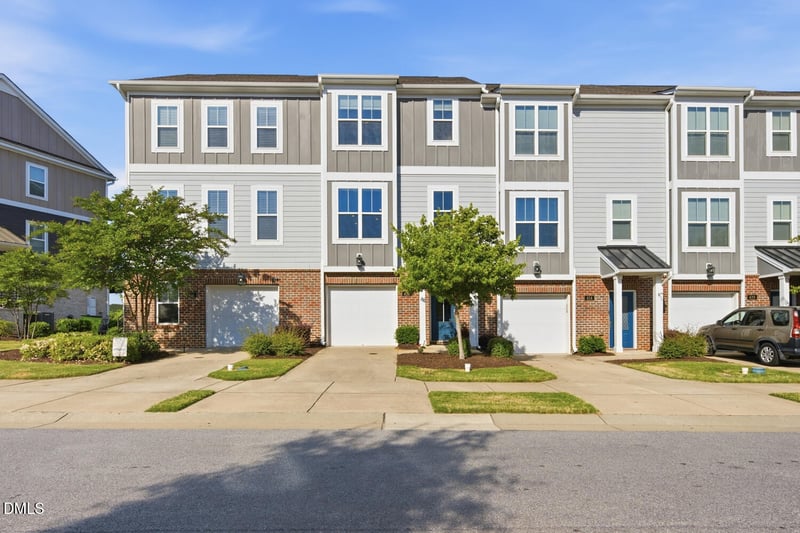 420 Skymont Dr, Holly Springs, NC 27540