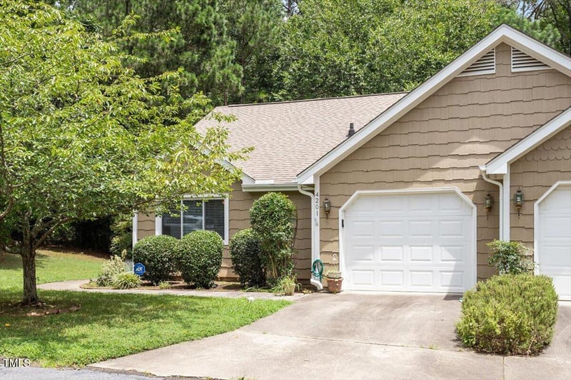 4201 Pin Oak Dr, Durham, NC 27707