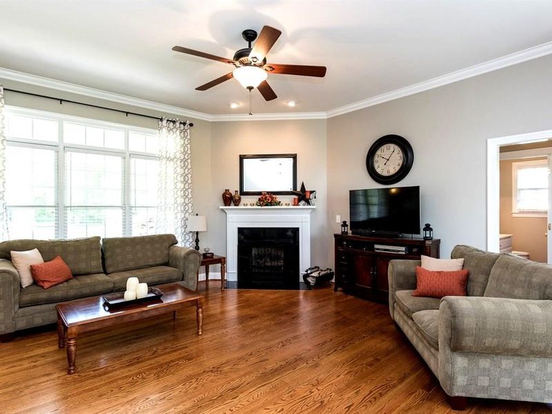 4202 Burch Bridge Dr, Burlington, NC 27217