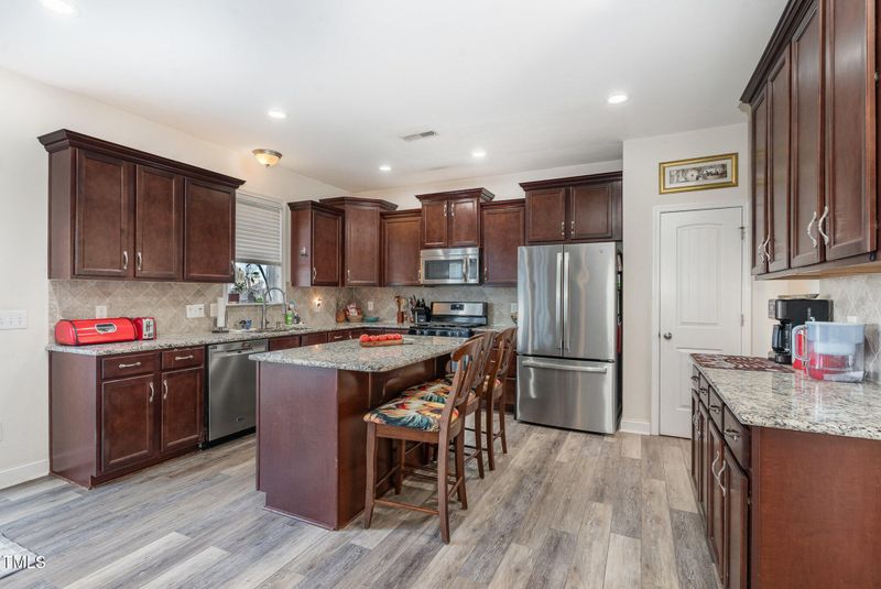 4204 Vineyard Ridge Dr, Zebulon, NC 27597