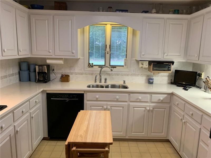 4205 Carriage Ct, Mebane, NC 27302