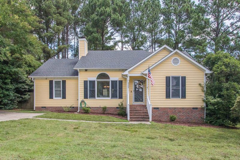 4205 Medlar Ln, Raleigh, NC 27616