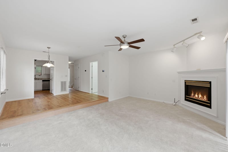 4205 Sunshadow Ln, Raleigh, NC 27613