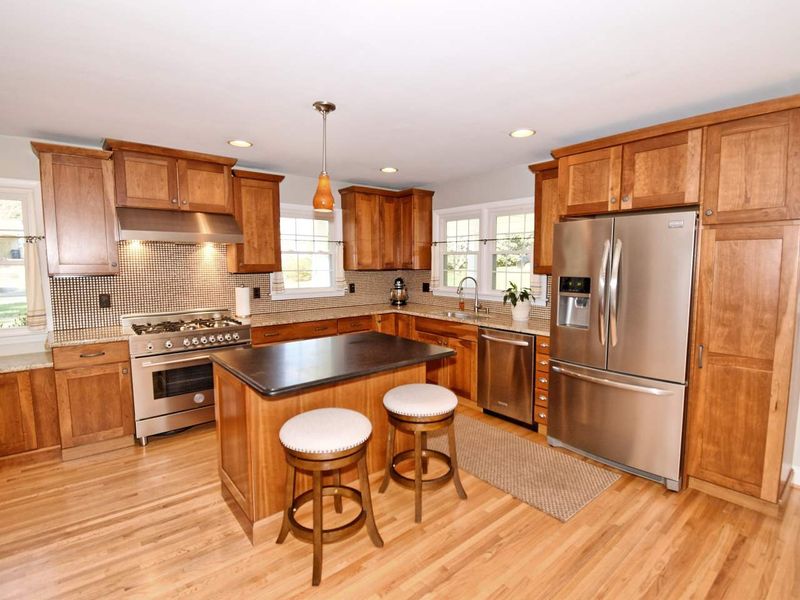 4206 Rockdale Dr, Raleigh, NC 27609
