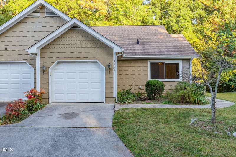 4207 Pin Oak Dr, Durham, NC 27707