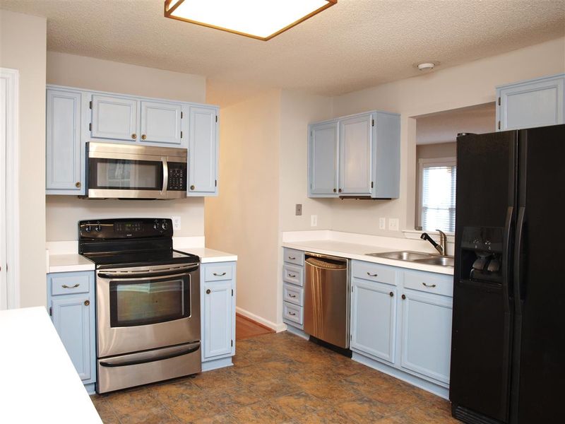 4208 Chelsford Pl, Raleigh, NC 27604