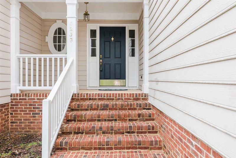 4208 Sprucedale Dr, Raleigh, NC 27613