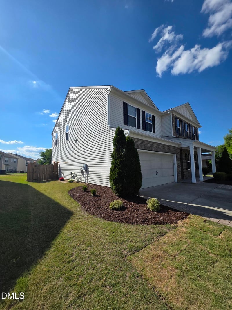 4209 Auburn Hills Dr, Raleigh, NC 27616