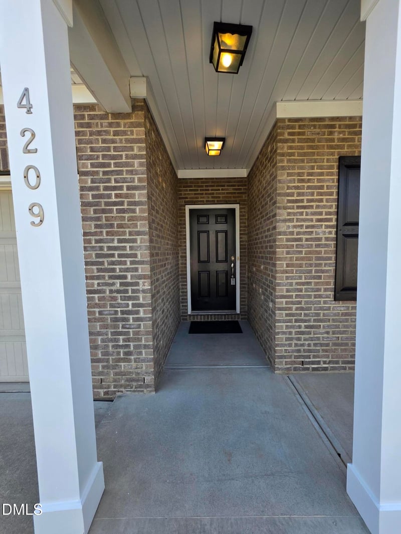 4209 Auburn Hills Dr, Raleigh, NC 27616