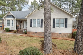 4209 Medlar Ln, Raleigh, NC 27616