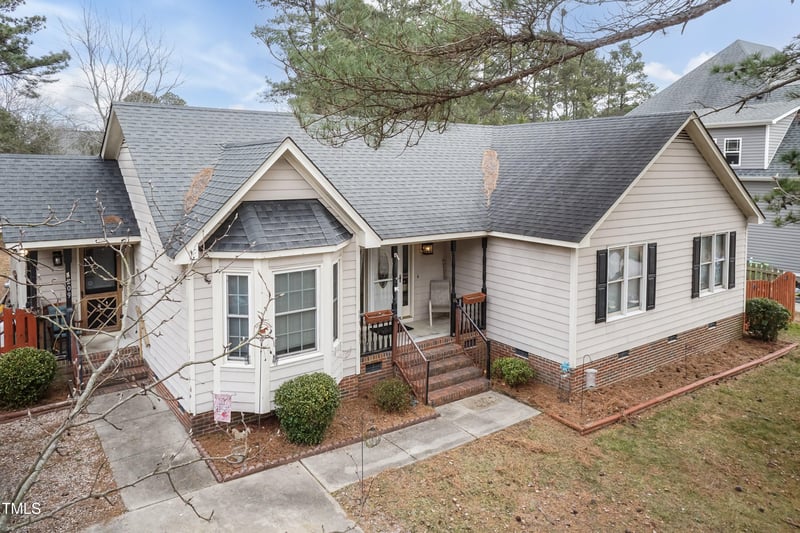 4209 Medlar Ln, Raleigh, NC 27616