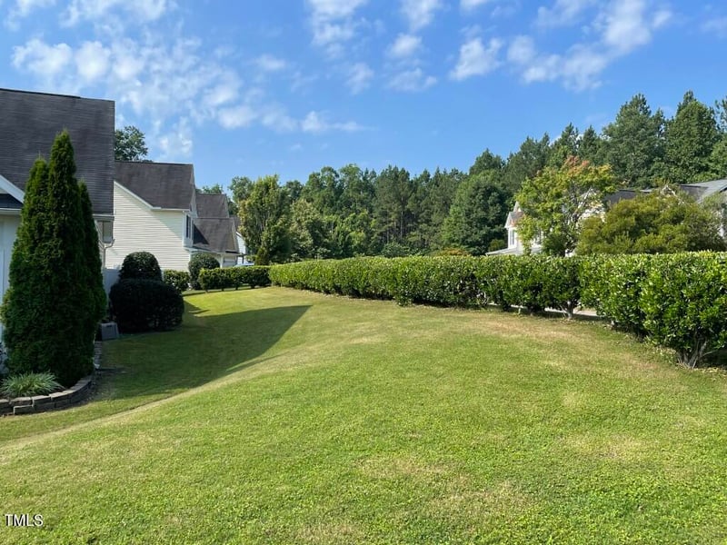421 Braxman Ln, Holly Springs, NC 27540
