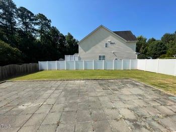 421 Braxman Ln, Holly Springs, NC 27540