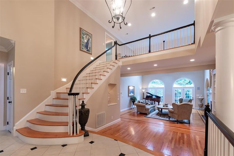 421 Chatterson Dr, Raleigh, NC 27615