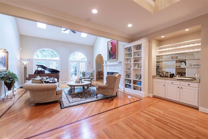 421 Chatterson Dr, Raleigh, NC 27615