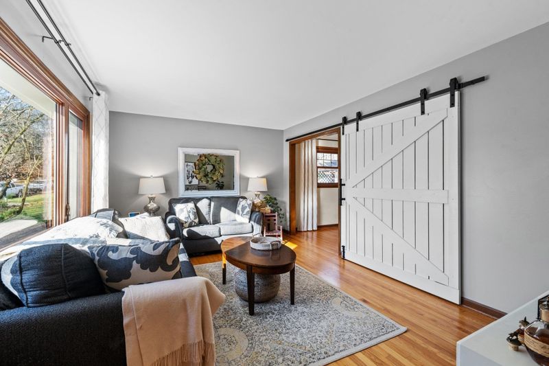 421 Crescent Ct, Raleigh, NC 27609