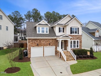 421 Edgepine Dr, Holly Springs, NC 27540