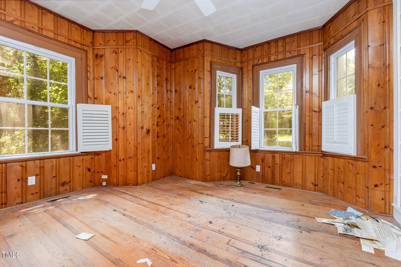 421 Grisby Ave, Holly Springs, NC 27540