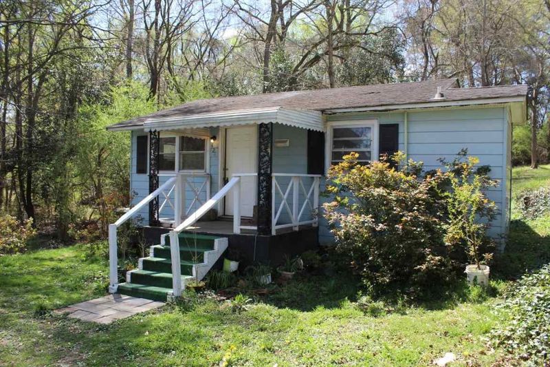 421 E Hinton St, Clayton, NC 27520