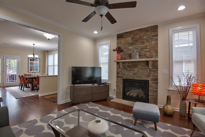 421 Lena Cir, Chapel Hill, NC 27516