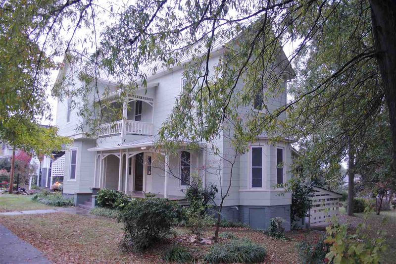 421 N Main St, Graham, NC 27253