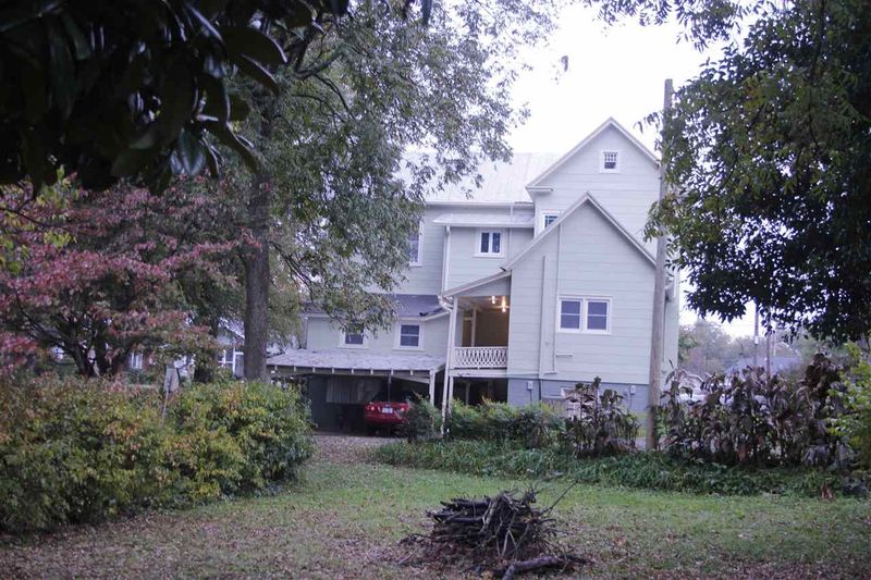 421 N Main St, Graham, NC 27253