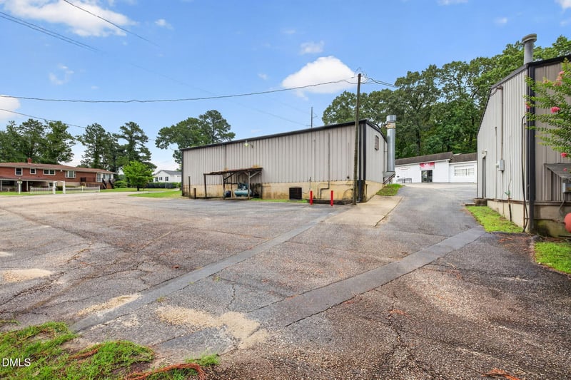 421 Mcarthur Rd, Fayetteville, NC 28311